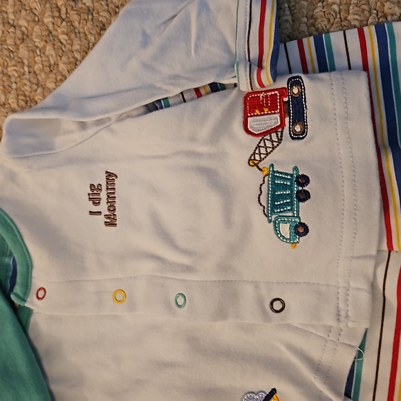 Outfit Bundle - Picture 11 of 13